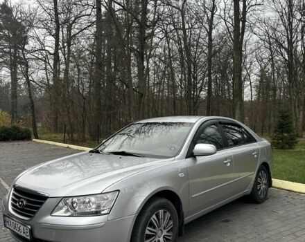 Серый Хендай Соната, объемом двигателя 2 л и пробегом 369 тыс. км за 5899 $, фото 5 на Automoto.ua