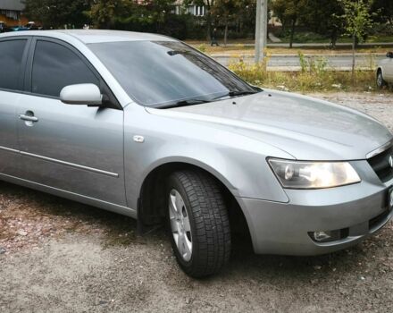 Хендай Соната 2008 у Києві на Automoto.ua Сірий Хендай Соната, об'ємом двигуна 2 л та пробігом 286 тис. км за 5499 $, фото 7 на Automoto.ua