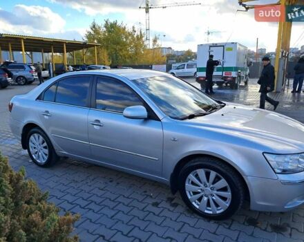 Хендай Соната 2008 у Хмельницькому на Automoto.ua Сірий Хендай Соната, об'ємом двигуна 2.4 л та пробігом 212 тис. км за 6500 $, фото 5 на Automoto.ua