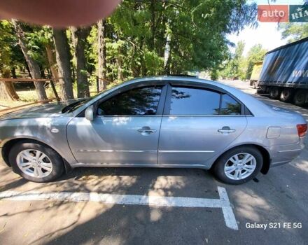 Хендай Соната 2008 у Одесі на Automoto.ua Сірий Хендай Соната, об'ємом двигуна 2 л та пробігом 328 тис. км за 5900 $, фото 1 на Automoto.ua