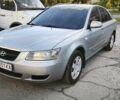 Хендай Соната 2008 у Києві на Automoto.ua Сірий Хендай Соната, об'ємом двигуна 2 л та пробігом 186 тис. км за 5300 $, фото 1 на Automoto.ua