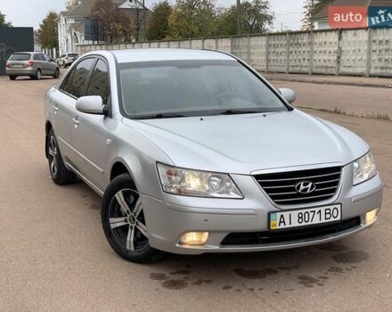 Хендай Соната 2008 в Киеве на Automoto.ua Серый Хендай Соната, объемом двигателя 2 л и пробегом 200 тыс. км за 5700 $, фото 26 на Automoto.ua