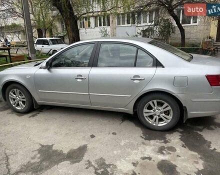 Сірий Хендай Соната, об'ємом двигуна 2 л та пробігом 260 тис. км за 7300 $, фото 3 на Automoto.ua