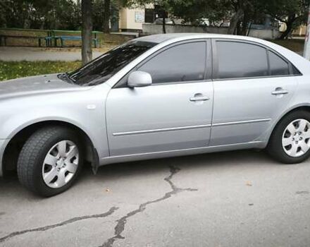 Хендай Соната 2008 у Києві на Automoto.ua Сірий Хендай Соната, об'ємом двигуна 2 л та пробігом 186 тис. км за 5300 $, фото 3 на Automoto.ua