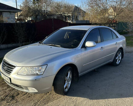 Серый Хендай Соната, объемом двигателя 2 л и пробегом 273 тыс. км за 6300 $, фото 2 на Automoto.ua