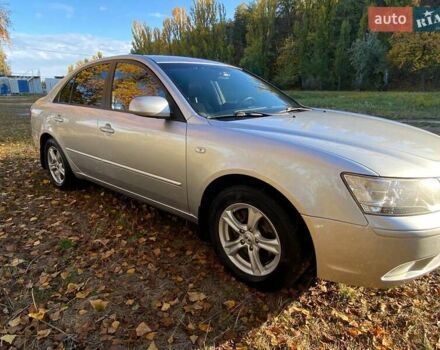 Серый Хендай Соната, объемом двигателя 2 л и пробегом 298 тыс. км за 5400 $, фото 9 на Automoto.ua