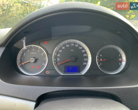 Серый Хендай Соната, объемом двигателя 2 л и пробегом 210 тыс. км за 5999 $, фото 2 на Automoto.ua