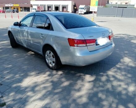 Сірий Хендай Соната, об'ємом двигуна 2 л та пробігом 345 тис. км за 4199 $, фото 4 на Automoto.ua