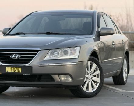 Серый Хендай Соната, объемом двигателя 2.4 л и пробегом 288 тыс. км за 6350 $, фото 1 на Automoto.ua