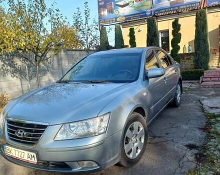 Сірий Хендай Соната, об'ємом двигуна 2 л та пробігом 170 тис. км за 7700 $, фото 1 на Automoto.ua