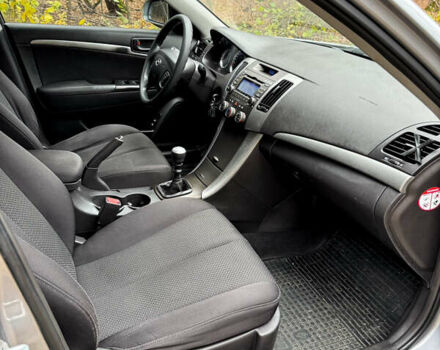 Серый Хендай Соната, объемом двигателя 2 л и пробегом 234 тыс. км за 5500 $, фото 19 на Automoto.ua