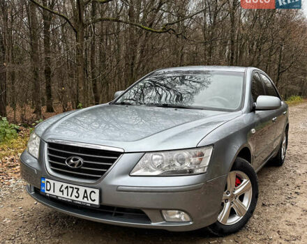 Серый Хендай Соната, объемом двигателя 2 л и пробегом 234 тыс. км за 5500 $, фото 4 на Automoto.ua