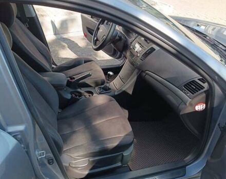 Серый Хендай Соната, объемом двигателя 2 л и пробегом 221 тыс. км за 6500 $, фото 7 на Automoto.ua