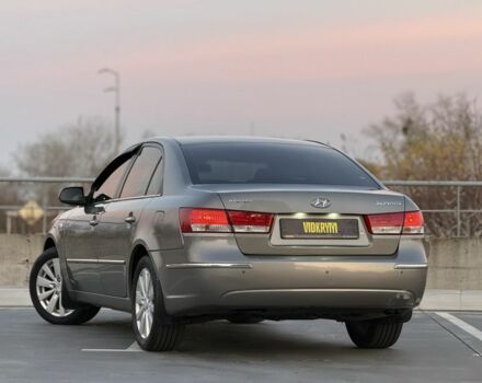 Серый Хендай Соната, объемом двигателя 2.4 л и пробегом 288 тыс. км за 6350 $, фото 6 на Automoto.ua