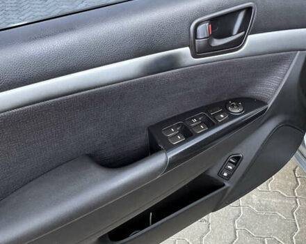 Хендай Соната 2008 у Полтаві на Automoto.ua Сірий Хендай Соната, об'ємом двигуна 2 л та пробігом 174 тис. км за 7300 $, фото 20 на Automoto.ua