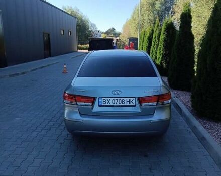 Серый Хендай Соната, объемом двигателя 2 л и пробегом 221 тыс. км за 6500 $, фото 3 на Automoto.ua