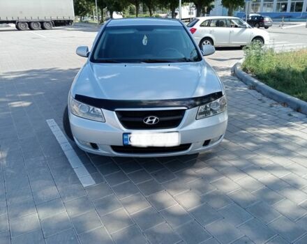 Сірий Хендай Соната, об'ємом двигуна 2 л та пробігом 345 тис. км за 4199 $, фото 1 на Automoto.ua