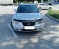 Сірий Хендай Соната, об'ємом двигуна 2 л та пробігом 345 тис. км за 4199 $, фото 1 на Automoto.ua