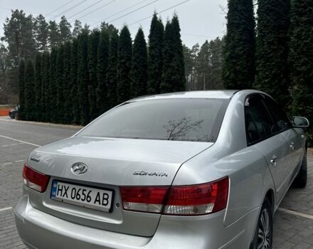 Серый Хендай Соната, объемом двигателя 2 л и пробегом 369 тыс. км за 5899 $, фото 2 на Automoto.ua