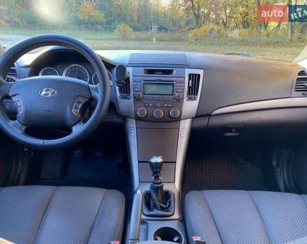 Серый Хендай Соната, объемом двигателя 2 л и пробегом 298 тыс. км за 5400 $, фото 12 на Automoto.ua