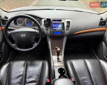 Серый Хендай Соната, объемом двигателя 2.4 л и пробегом 266 тыс. км за 6990 $, фото 16 на Automoto.ua