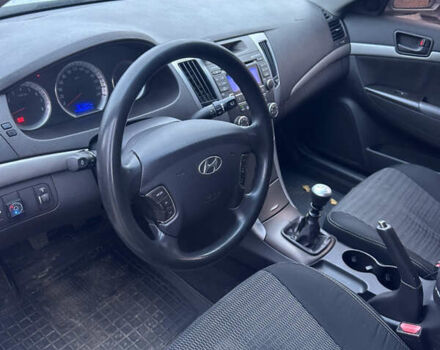 Серый Хендай Соната, объемом двигателя 2 л и пробегом 260 тыс. км за 4700 $, фото 8 на Automoto.ua