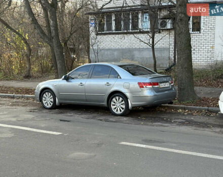 Серый Хендай Соната, объемом двигателя 2.4 л и пробегом 266 тыс. км за 8500 $, фото 8 на Automoto.ua