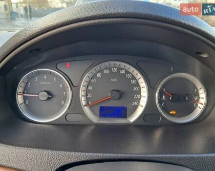 Хендай Соната 2008 у Хмельницькому на Automoto.ua Сірий Хендай Соната, об'ємом двигуна 2.4 л та пробігом 212 тис. км за 6500 $, фото 9 на Automoto.ua