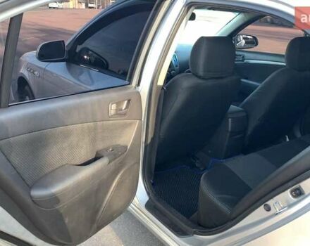 Серый Хендай Соната, объемом двигателя 2 л и пробегом 250 тыс. км за 7000 $, фото 8 на Automoto.ua