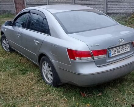 Серый Хендай Соната, объемом двигателя 2 л и пробегом 298 тыс. км за 5000 $, фото 4 на Automoto.ua