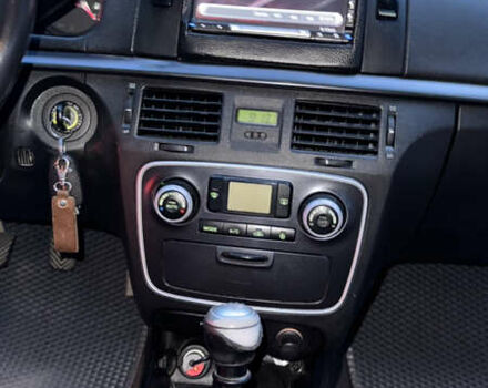 Сірий Хендай Соната, об'ємом двигуна 2.36 л та пробігом 197 тис. км за 6500 $, фото 24 на Automoto.ua