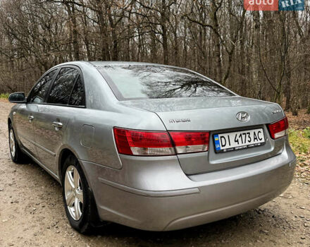 Серый Хендай Соната, объемом двигателя 2 л и пробегом 234 тыс. км за 5500 $, фото 16 на Automoto.ua