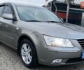 Серый Хендай Соната, объемом двигателя 2 л и пробегом 115 тыс. км за 7800 $, фото 1 на Automoto.ua