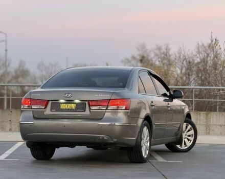 Серый Хендай Соната, объемом двигателя 2.4 л и пробегом 288 тыс. км за 6350 $, фото 8 на Automoto.ua