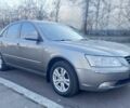 Сірий Хендай Соната, об'ємом двигуна 2 л та пробігом 155 тис. км за 6500 $, фото 3 на Automoto.ua