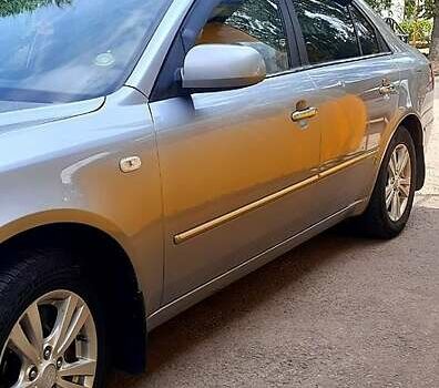 Серый Хендай Соната, объемом двигателя 2 л и пробегом 278 тыс. км за 6800 $, фото 5 на Automoto.ua