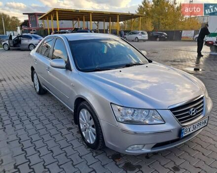 Хендай Соната 2008 у Хмельницькому на Automoto.ua Сірий Хендай Соната, об'ємом двигуна 2.4 л та пробігом 212 тис. км за 6500 $, фото 10 на Automoto.ua
