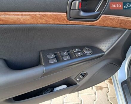 Хендай Соната 2008 у Хмельницькому на Automoto.ua Сірий Хендай Соната, об'ємом двигуна 2.4 л та пробігом 212 тис. км за 6500 $, фото 11 на Automoto.ua