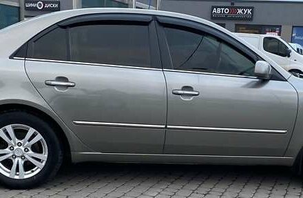 Серый Хендай Соната, объемом двигателя 2 л и пробегом 115 тыс. км за 7800 $, фото 16 на Automoto.ua