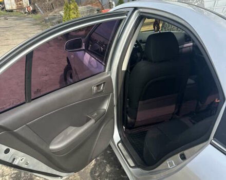 Серый Хендай Соната, объемом двигателя 2 л и пробегом 273 тыс. км за 6300 $, фото 9 на Automoto.ua