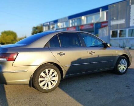 Сірий Хендай Соната, об'ємом двигуна 2.4 л та пробігом 148 тис. км за 8200 $, фото 3 на Automoto.ua