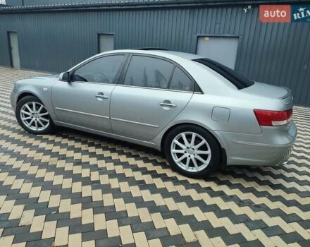 Сірий Хендай Соната, об'ємом двигуна 3.34 л та пробігом 280 тис. км за 7000 $, фото 8 на Automoto.ua