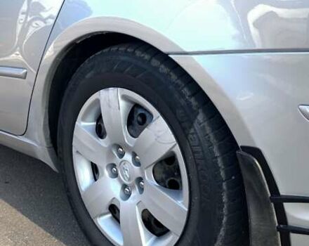 Серый Хендай Соната, объемом двигателя 2 л и пробегом 250 тыс. км за 7000 $, фото 4 на Automoto.ua