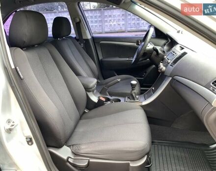 Хендай Соната 2008 в Киеве на Automoto.ua Серый Хендай Соната, объемом двигателя 2 л и пробегом 200 тыс. км за 5700 $, фото 45 на Automoto.ua