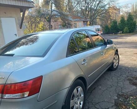 Сірий Хендай Соната, об'ємом двигуна 2 л та пробігом 170 тис. км за 7700 $, фото 3 на Automoto.ua