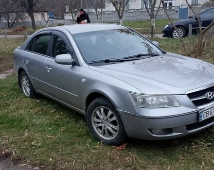 Серый Хендай Соната, объемом двигателя 2 л и пробегом 298 тыс. км за 5000 $, фото 3 на Automoto.ua