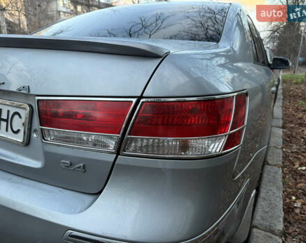 Серый Хендай Соната, объемом двигателя 2.4 л и пробегом 266 тыс. км за 8500 $, фото 12 на Automoto.ua