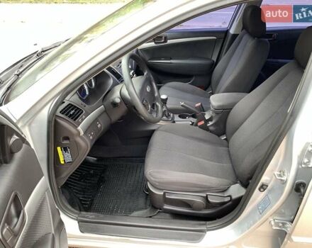 Хендай Соната 2008 в Киеве на Automoto.ua Серый Хендай Соната, объемом двигателя 2 л и пробегом 200 тыс. км за 5700 $, фото 32 на Automoto.ua