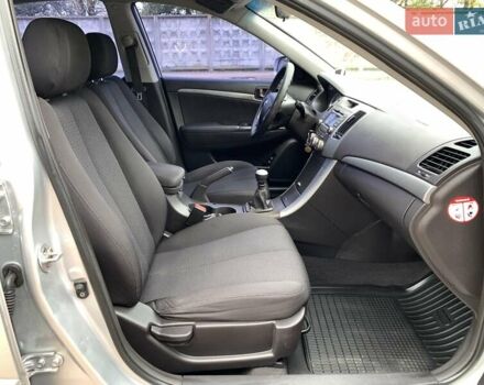 Хендай Соната 2008 в Киеве на Automoto.ua Серый Хендай Соната, объемом двигателя 2 л и пробегом 200 тыс. км за 5700 $, фото 44 на Automoto.ua