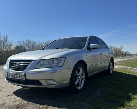 Серый Хендай Соната, объемом двигателя 2 л и пробегом 273 тыс. км за 6300 $, фото 4 на Automoto.ua